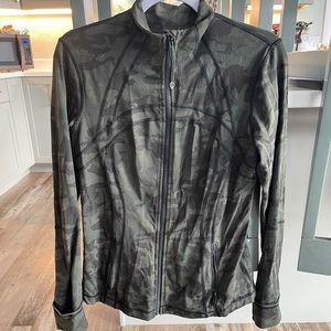 Lululemon define camo zip size 10
